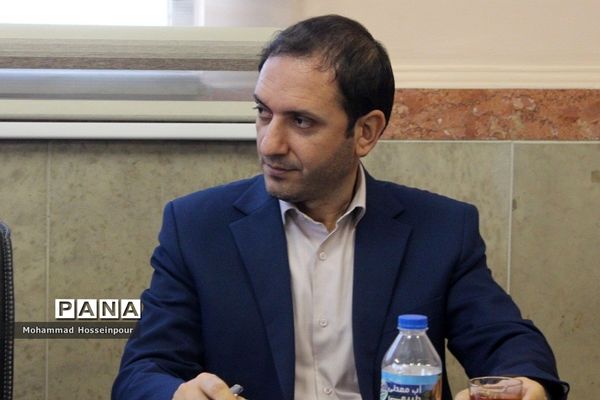 نشست هم‌اندیشی مدیران مدارس در بهارستان‌دو