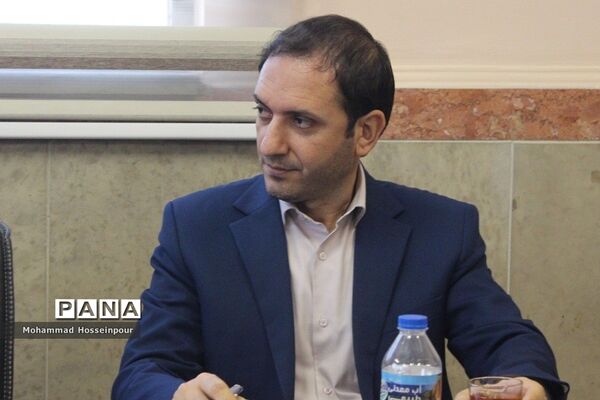 نشست هم‌اندیشی مدیران مدارس در بهارستان‌دو