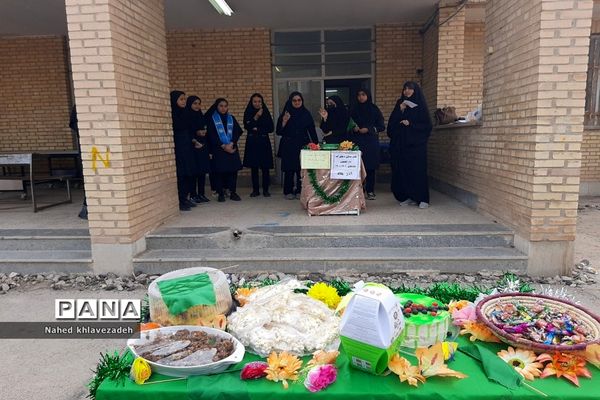 گرامیداشت روز پرستار توسط دانش‌آموزان شادگانی