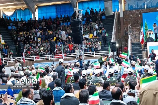 اجتماع 10هزار نفری طلایه‌داران و جهادگران اقتصاد مقاومتی استان فارس