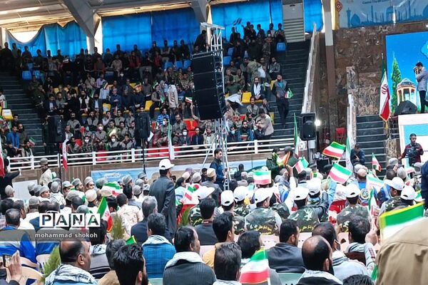 اجتماع 10هزار نفری طلایه‌داران و جهادگران اقتصاد مقاومتی استان فارس
