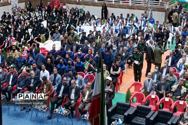 اجتماع 10هزار نفری طلایه‌داران و جهادگران اقتصاد مقاومتی استان فارس