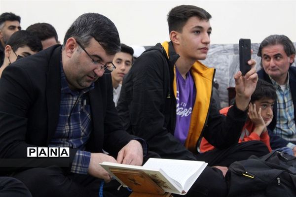 محفل انس با قرآن کریم در گلوگاه