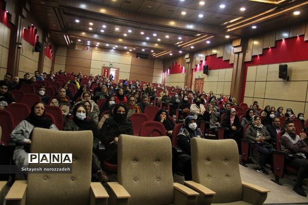 کارگاه مشاوره ویژه اولیا دانش‌آموزان مرکز پرورش استعداد‌های درخشان دارالفنون شهریار