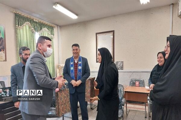 تقدیر از کارشناسان سلامت ناحیه هفت مشهد در روز پرستار