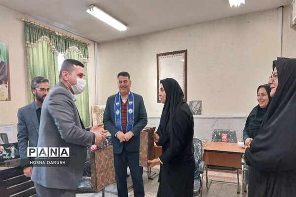 تقدیر از کارشناسان سلامت ناحیه هفت مشهد در روز پرستار