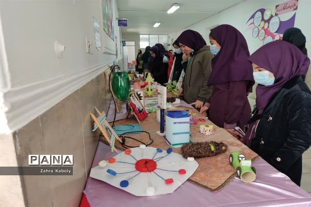 نمایشگاه هنرهای دستی با استفاده از مواد بازیافتی