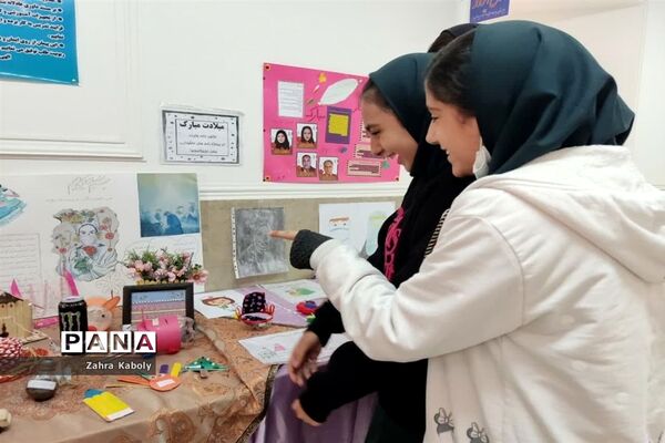 نمایشگاه هنرهای دستی با استفاده از مواد بازیافتی