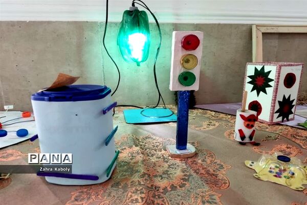نمایشگاه هنرهای دستی با استفاده از مواد بازیافتی