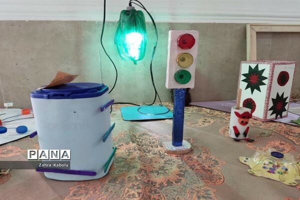 نمایشگاه هنرهای دستی با استفاده از مواد بازیافتی