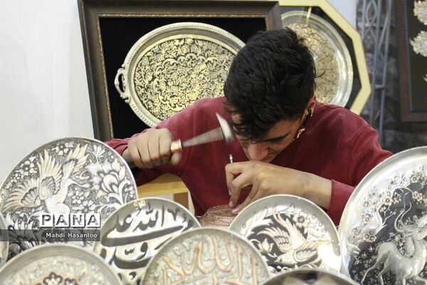 نمایشگاه هنرهای سنتی و صنایع‌دستی بسیج