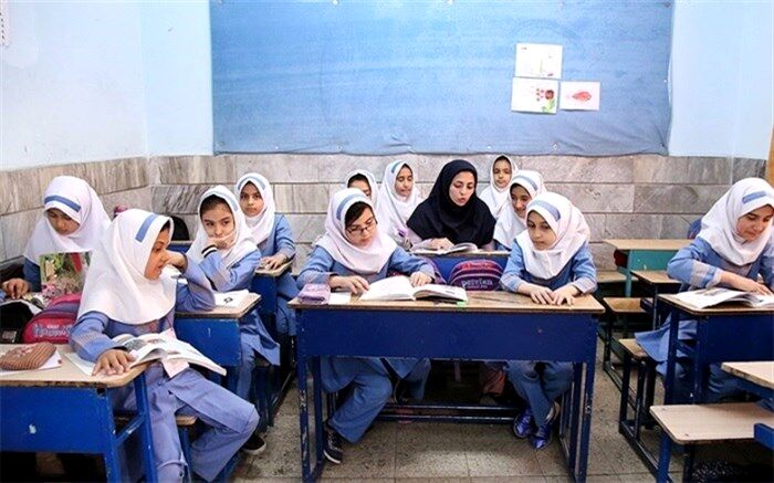 باید جلسات گفت‌وگو محور در مدارس ساماندهی شود