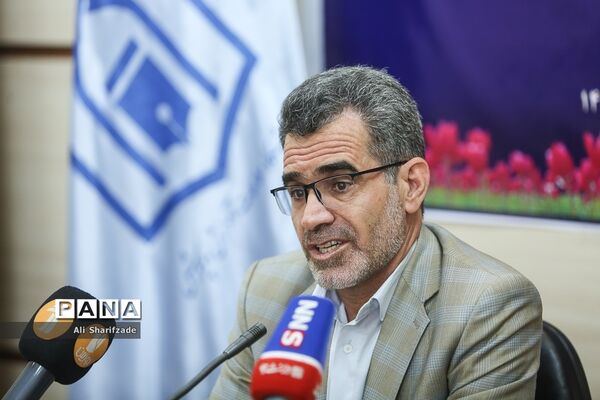 نشست خبری رئیس ستاد بزرگداشت مراسم هفته پژوهش در وزارت آموزش و پرورش