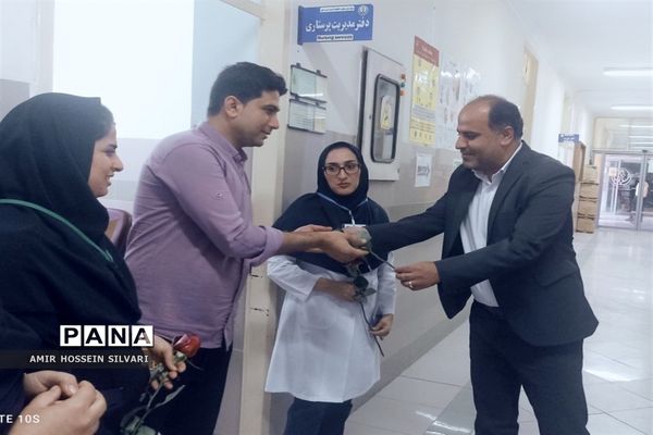 حضور فرهنگیان جهرم در مراکز درمانی و تقدیر از تلاش پرستاران