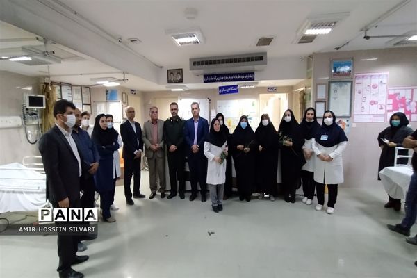 حضور فرهنگیان جهرم در مراکز درمانی و تقدیر از تلاش پرستاران