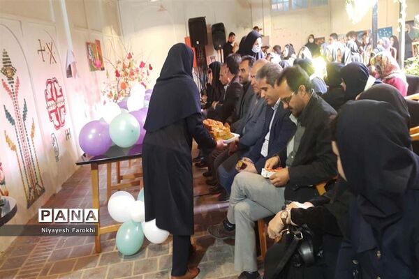 افتتاح نمایشگاه هنری معلولان در آباده