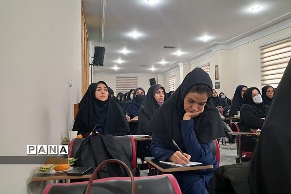 برگزاری کارگاه توانمندسازی معاونان پرورشی و آموزشی در آموزش و پرورش رودهن