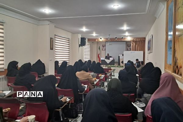 برگزاری کارگاه توانمندسازی معاونان پرورشی و آموزشی در آموزش و پرورش رودهن