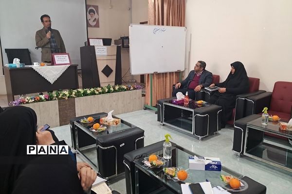 برگزاری کارگاه توانمندسازی معاونان پرورشی و آموزشی در آموزش و پرورش رودهن