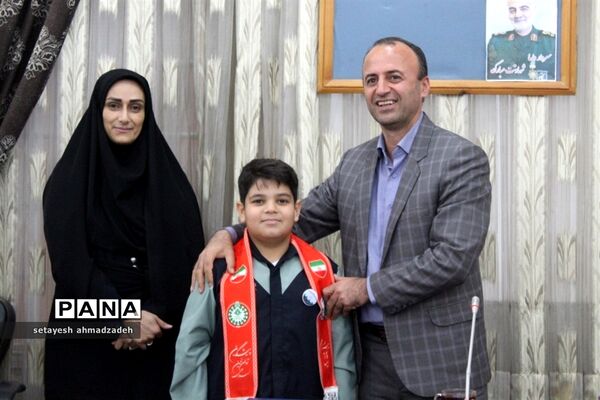 مراسم تقدیر از برگزیدگان جشنواره‌ها و پویش‌های سازمان دانش‌آموزی در گلوگاه