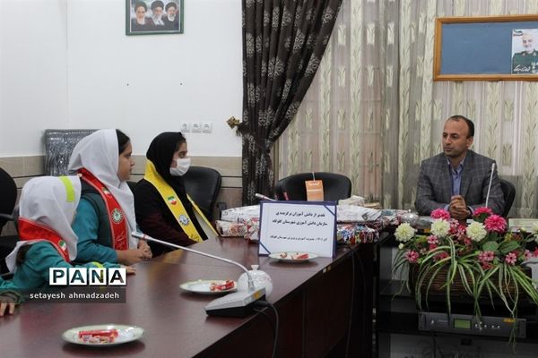 مراسم تقدیر از برگزیدگان جشنواره‌ها و پویش‌های سازمان دانش‌آموزی در گلوگاه