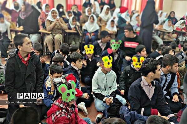 مراسم تکریم و تجلیل از دانش‌آموزان آموزشگاه استثنایی زنده یاد منصوری شهرستان قرچک