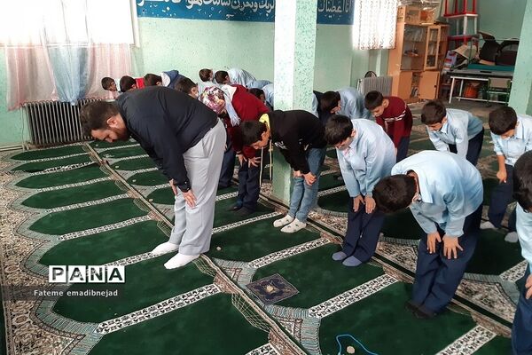 برگزاری و آموزش نماز جماعت در مدارس ابتدایی رودهن