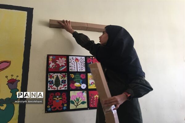 استقبال پرشور دانش‌آموزان از برگزاری نقاشی همگانی در دبیرستان مرضیه