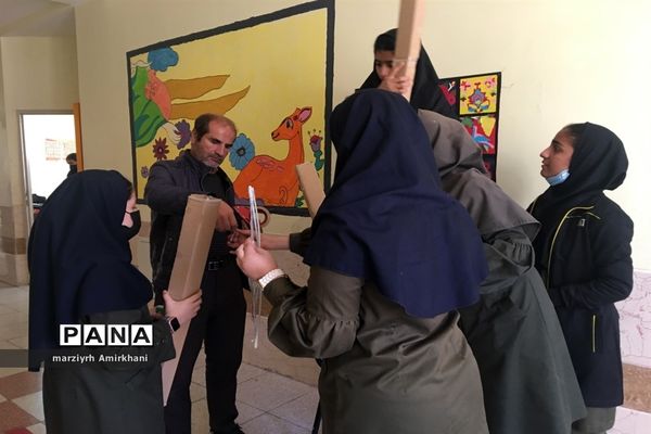 استقبال پرشور دانش‌آموزان از برگزاری نقاشی همگانی در دبیرستان مرضیه