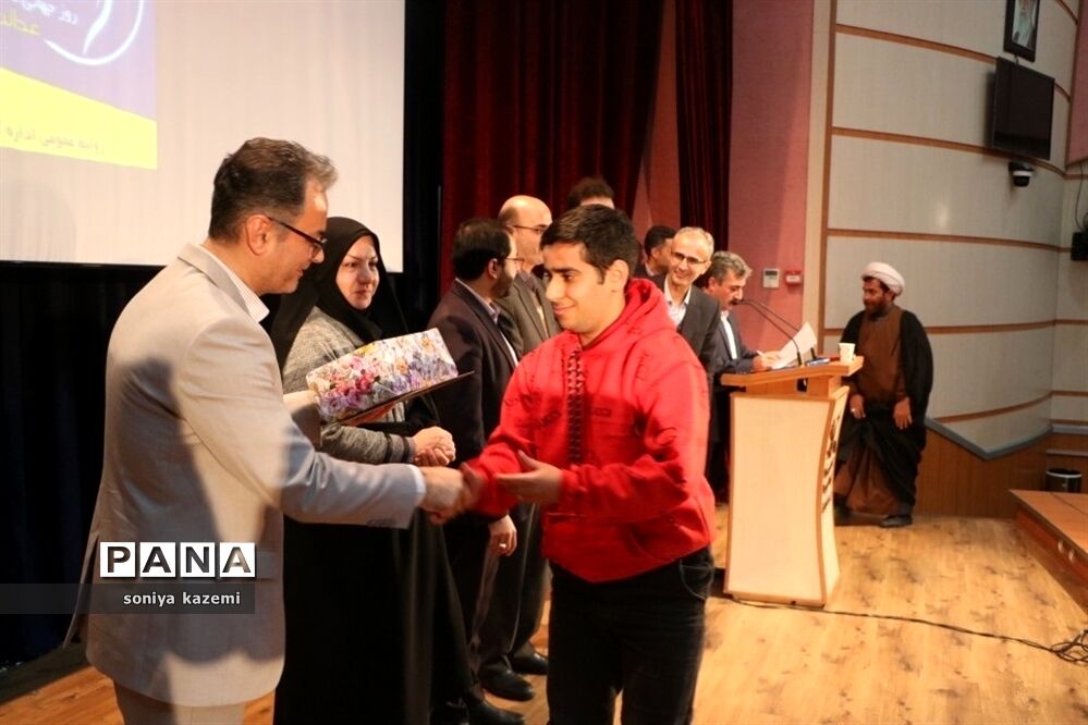 تقدیر از دانش‌آموزان استثنایی مازندران