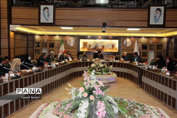 تقدیر از دانش‌آموزان پژوهشگر برتر یزدی