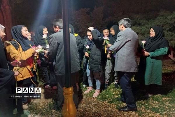 درخشش دانش‌آموزان آباده در مسابقات قهرمانی والیبال