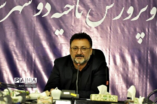 دیدار صمیمی دانش‌آموزان دبستان صمدایی با مدیر آموزش و پرورش ناحیه 2 ساری
