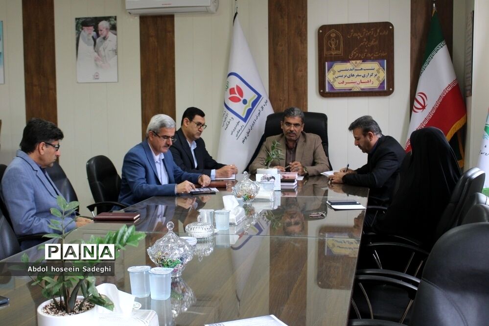 نشست هم‌اندیشی سفرهای تربیتی راهیان پیشرفت