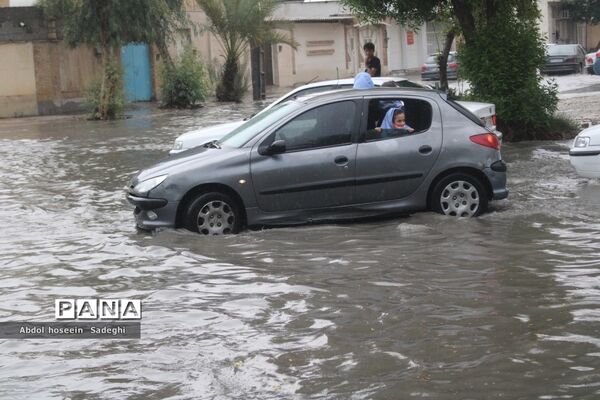 بارش باران و آبگرفتگی معابر در بوشهر