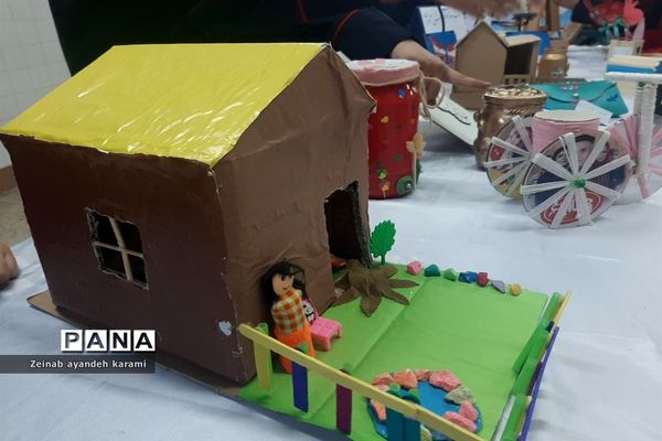برگزاری نمایشگاه دستاوردهای دانش‌‌‌آموزان در آموزشگاه مهربانان و ثمین ملارد