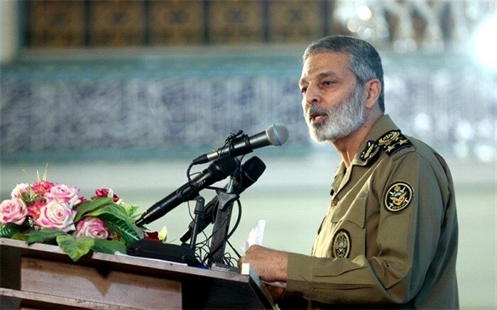 اگر تهدیدی متوجه استقلال نظام جمهوری اسلامی شود ارتش با قدرت ورود خواهد کرد