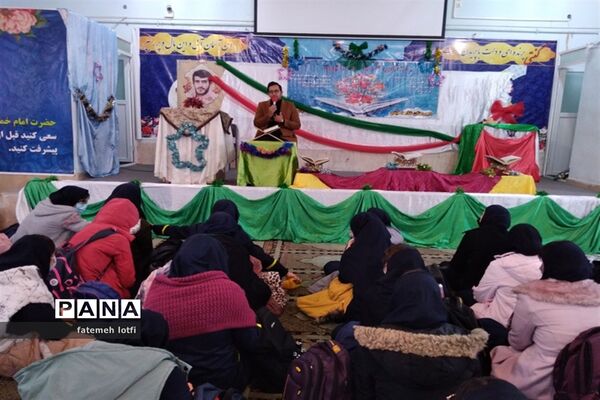 برگزاری جشن هفته قرآن و عترت در دبیرستان شاهد فیض ناحیه 3 شیراز