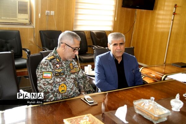 دیدار فرمانده پدافندهوایی با سرپرست آموزش و پرورش بهبهان