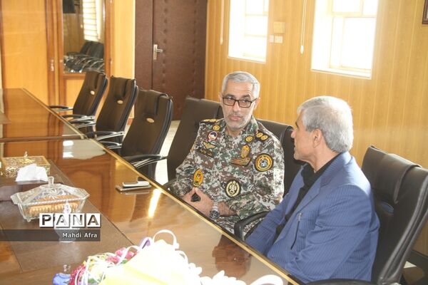 دیدار فرمانده پدافندهوایی با سرپرست آموزش و پرورش بهبهان
