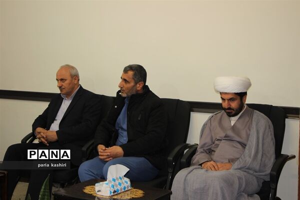 برگزاری نماز جماعت در دبیرستان صیاد شیرازی ساری