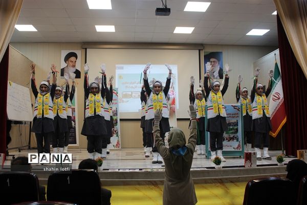 جشنواره فرهنگی هنری دانش‌آموزان عشایری استان کرمانشاه