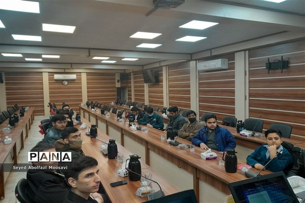 جلسه توجیهی شوراهای دانش‌آموزی ناحیه ۳ مشهد مقدس