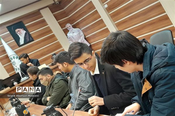 جلسه توجیهی شوراهای دانش‌آموزی ناحیه ۳ مشهد مقدس