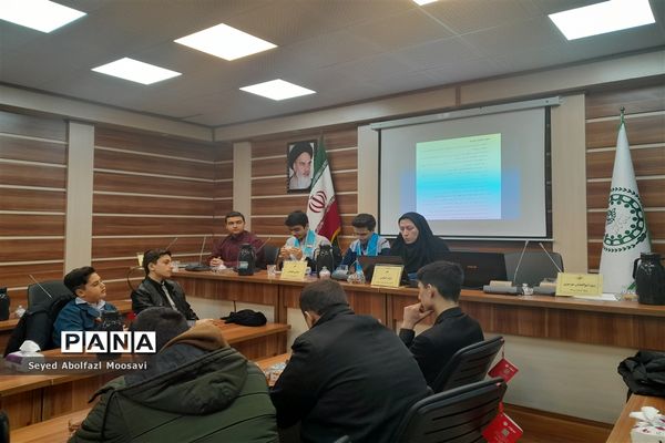 جلسه توجیهی شوراهای دانش‌آموزی ناحیه ۳ مشهد مقدس