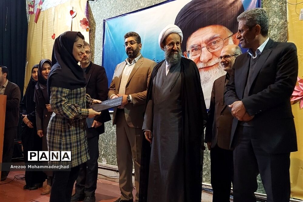 تقدیر از دانشجویان کارآفرین دانشگاه پیام نور شهرستان قرچک