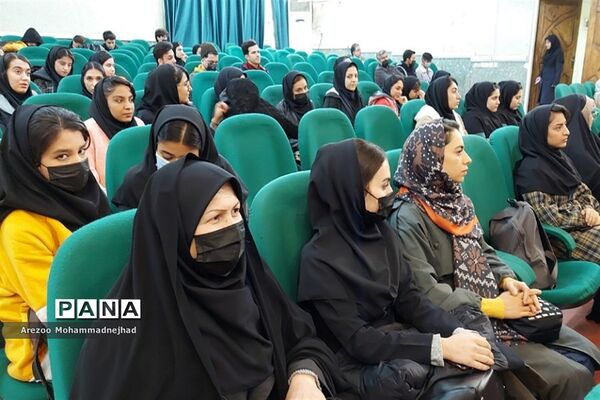 تقدیر از دانشجویان کارآفرین دانشگاه پیام نور شهرستان قرچک
