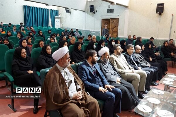 تقدیر از دانشجویان کارآفرین دانشگاه پیام نور شهرستان قرچک