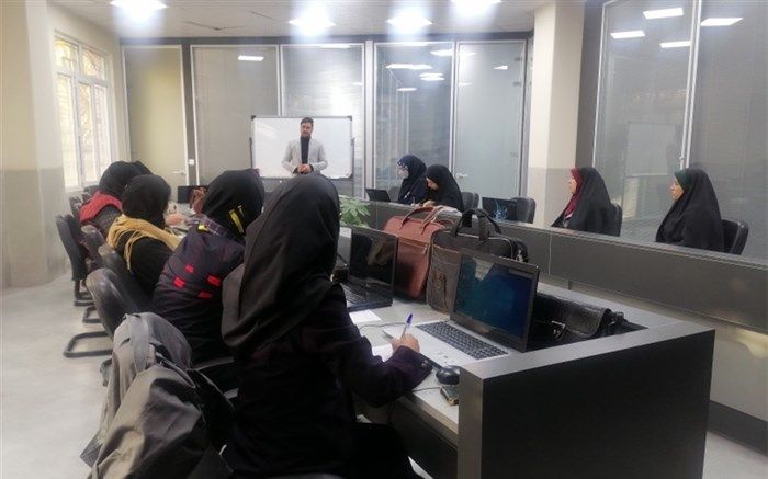 کارگاه آموزشی طرح تحولی شایستگی‌های دیجیتال و مهارت‌های برنامه‌نویسی در ملارد