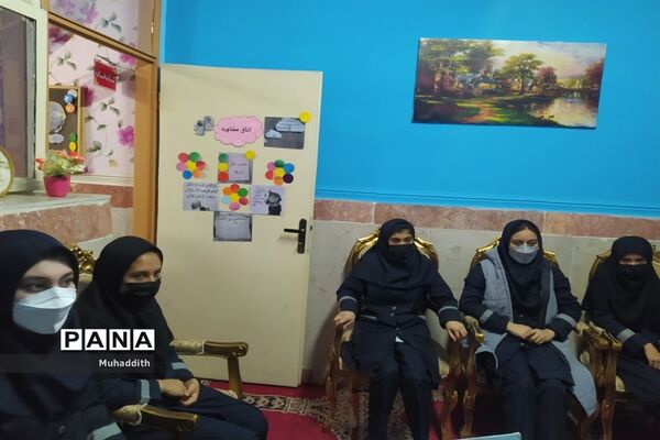 برگزاری جلسه همیاران مشاور در دبیرستان نوشین بختیاری بخش جوادآباد